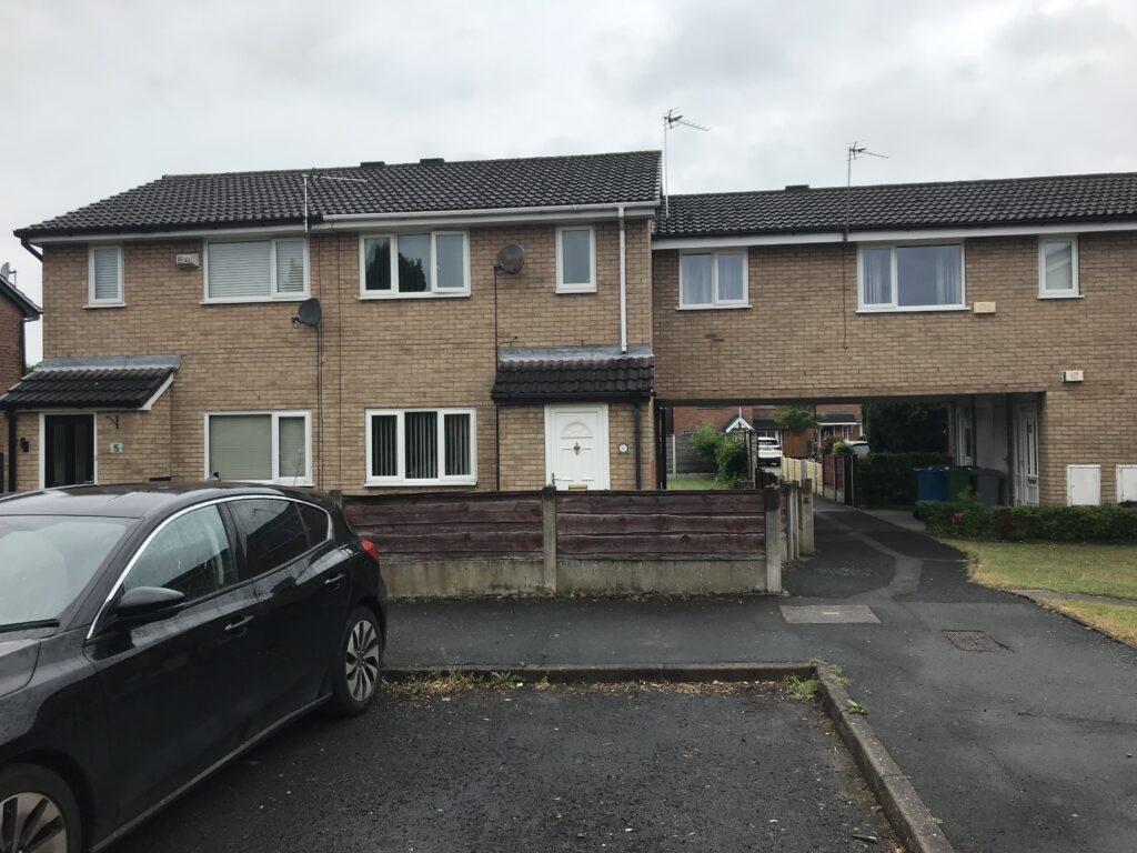 Cranberry Close, Altrincham, WA14 5JU 3 bed semidetached house £
