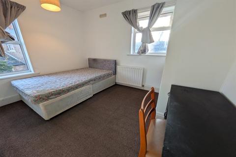 Station Road (Room 2), Beeston, NG9 2AZ