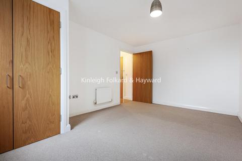 22 Cowdrey Mews, London, SE6 3AP