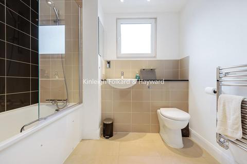 22 Cowdrey Mews, London, SE6 3AP