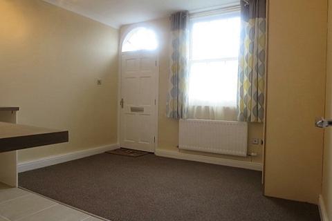 1 bedroom flat to rent - Crown Street, Stone, ST15
