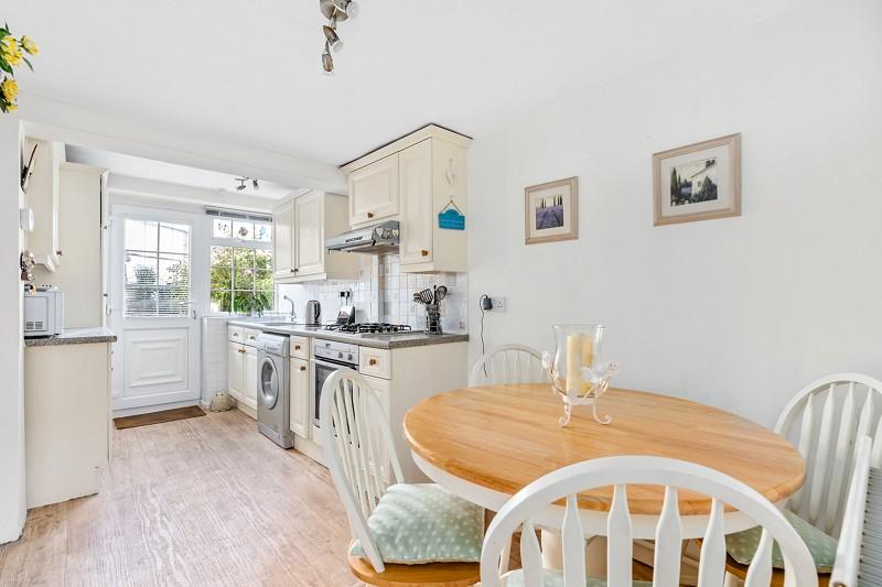Greenaway Lane, Warsash, Southampton... 2 bed cottage £330,000
