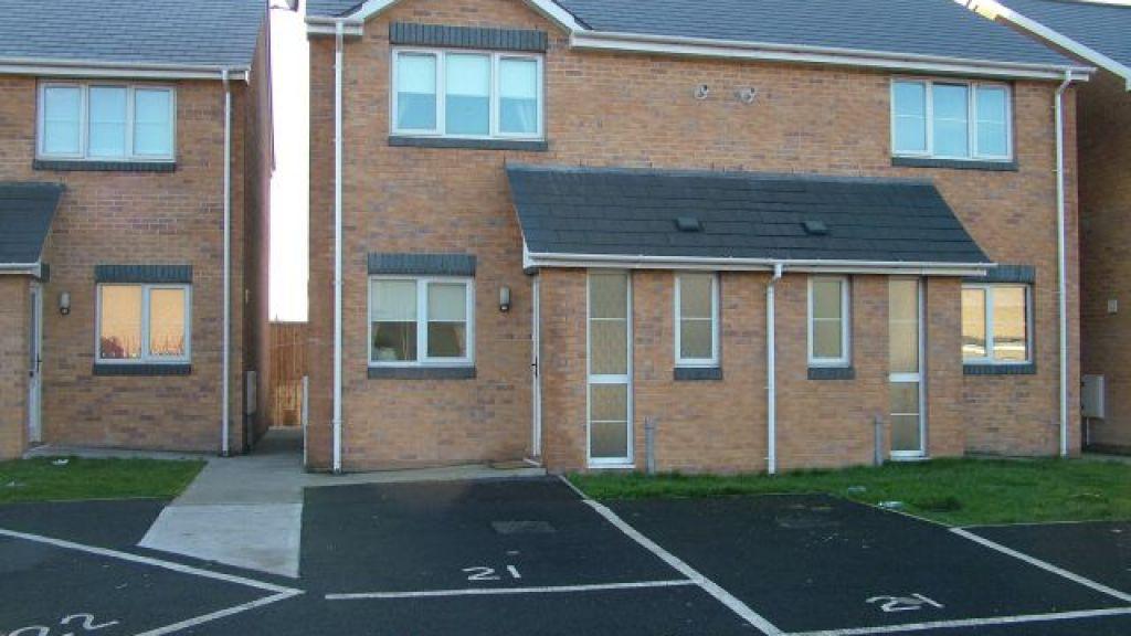 Glenavon Street, Port Talbot SA12 2 bed semidetached house £475 pcm