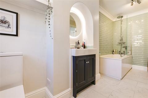 72 Orbain Road, London, SW6 7JY