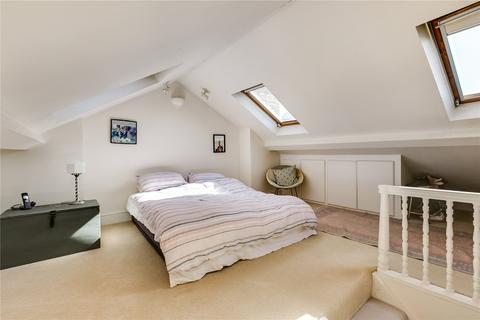 72 Orbain Road, London, SW6 7JY