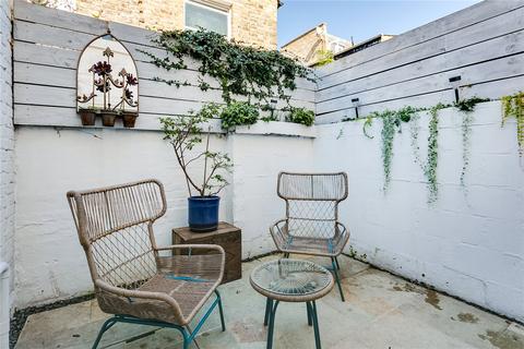 72 Orbain Road, London, SW6 7JY