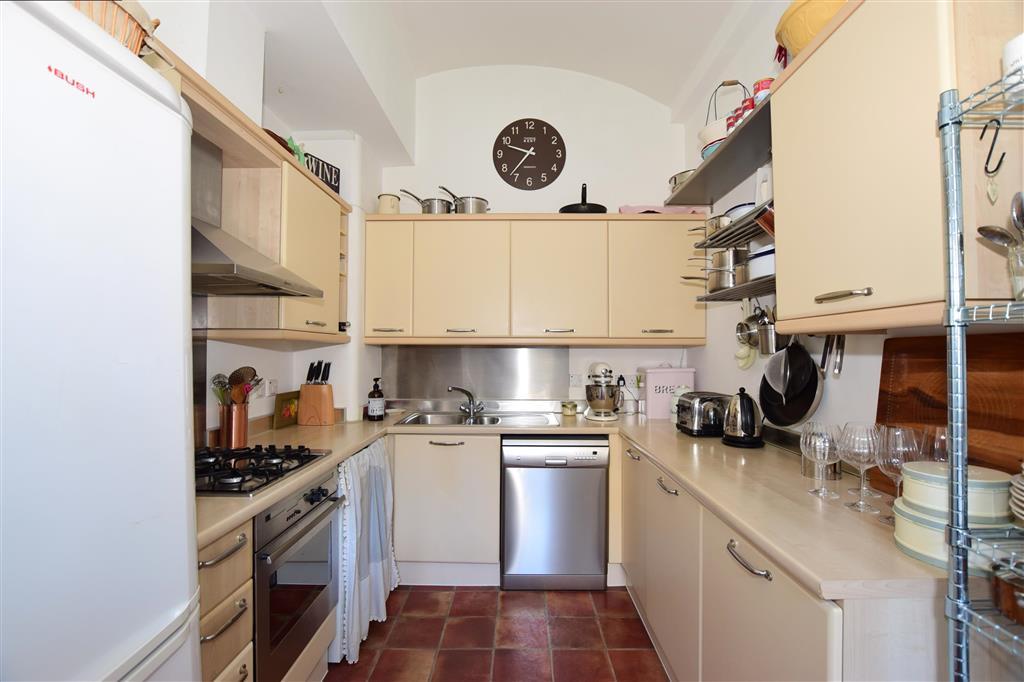 Kitchen/ Breakfast Room