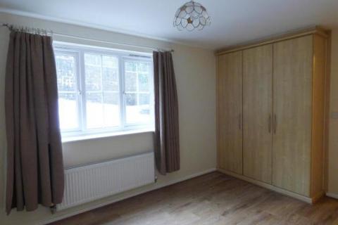2 bedroom ground floor flat to rent, Turner Road, Buxton SK17