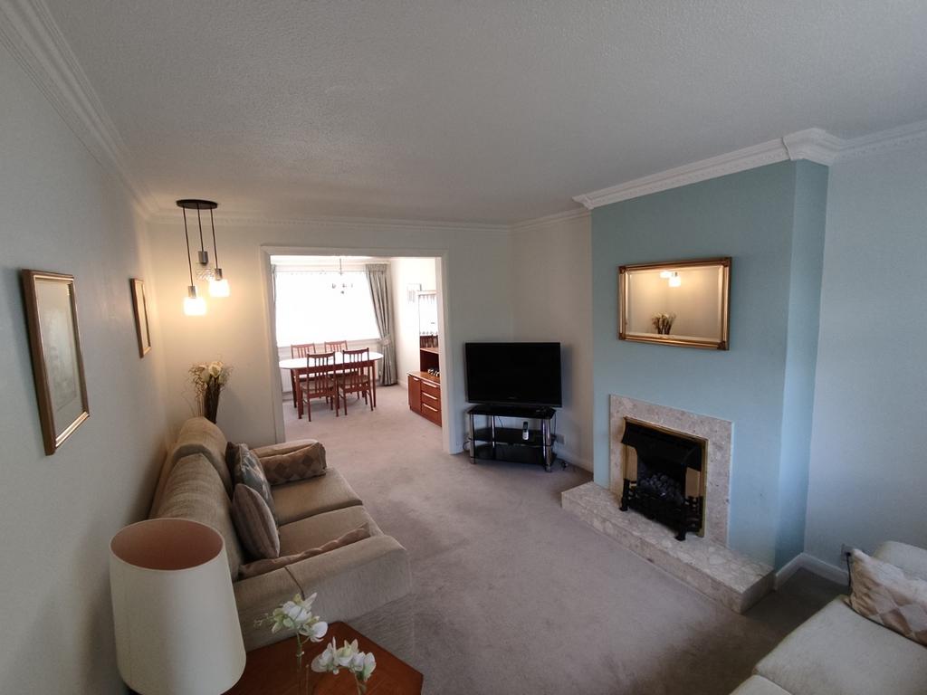 Ralston Path, Crookston, Glasgow, G52 3 bed terraced house £1,195 pcm (£276 pw)