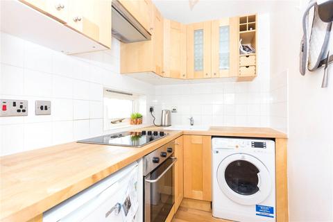 15 Alexander Close, Barnet, EN4 9PW