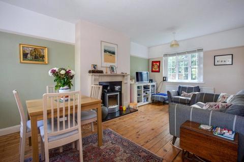 2, Avenue Court Mount Avenue, London, W5 1PY