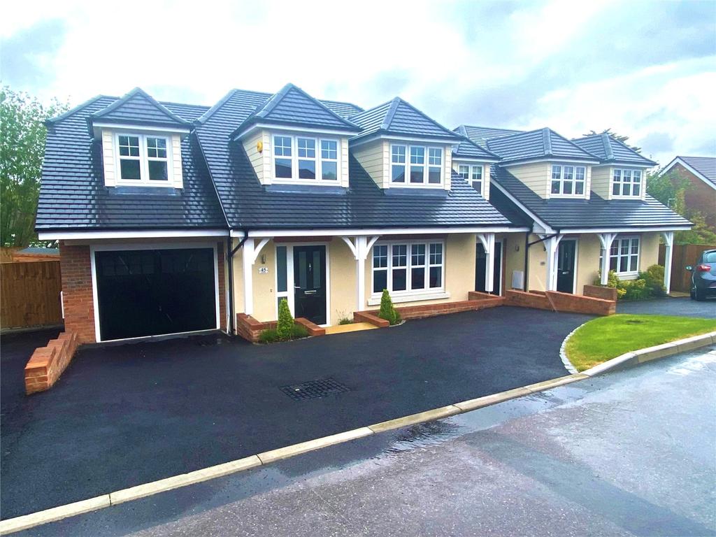 Birch Grove, Potters Bar, EN6 4 bed semidetached house £825,000