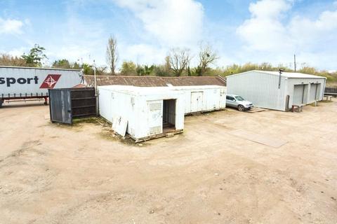 Office to rent - Sycamore Farm, Chertsey Lane, Staines, TW18