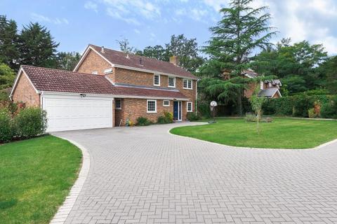 4 bedroom detached house to rent, Oak Tree Drive, Englefield Green, Surrey, TW20 0NR