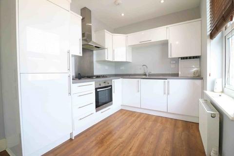 2 bedroom flat to rent, Selby Road, London