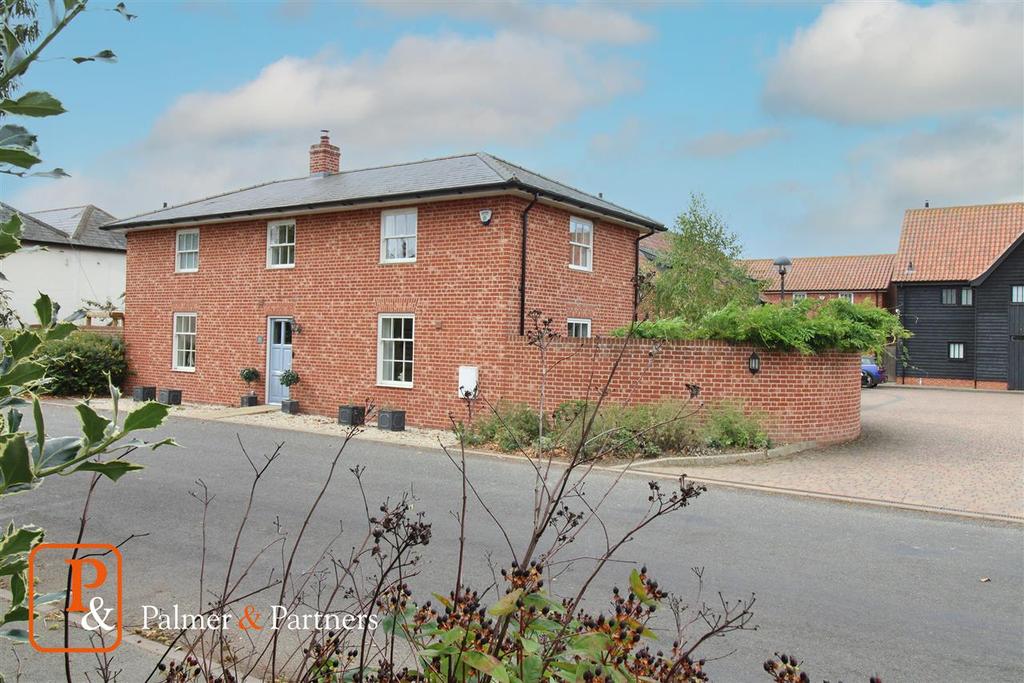 Street Farm Barns, School Road, Tunstall 4 bed link detached house £