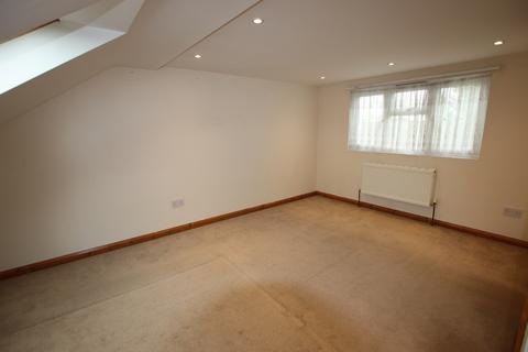 4 bedroom terraced house to rent, Eric Road, Chadwell Heath RM6