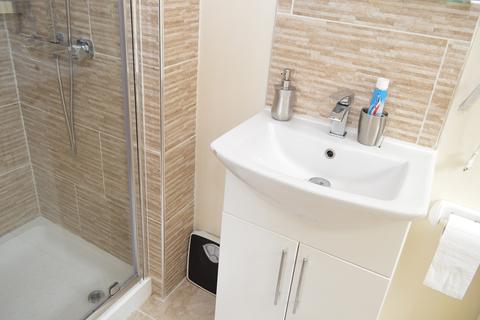 7 Howardian Close, Oldham, OL8 3WE