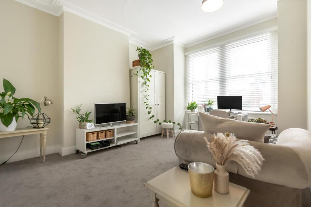 Bickley Street, Tooting 3 bed flat £535,000