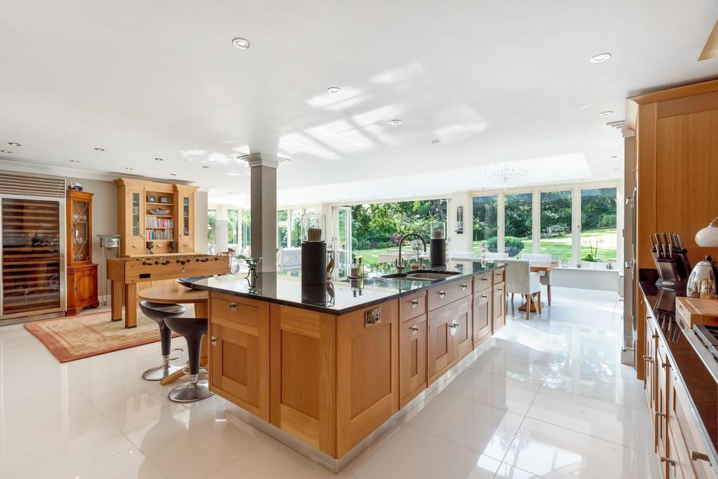 Chaworth Close, Ottershaw, KT16 5 bed detached house £2,400,000