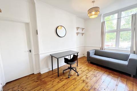 1 bedroom flat to rent, St Marys Road,  Peckham, SE15