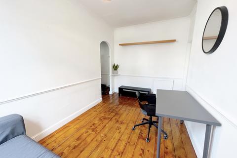 1 bedroom flat to rent, St Marys Road,  Peckham, SE15