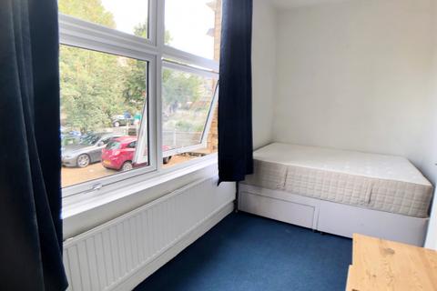 1 bedroom flat to rent, St Marys Road,  Peckham, SE15