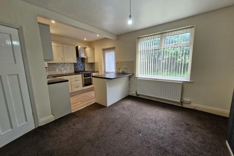 3 bedroom semi-detached house to rent, Vesper Walk, Leeds LS5