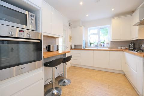 87 Windsor Drive, Orpington, BR6 6HE