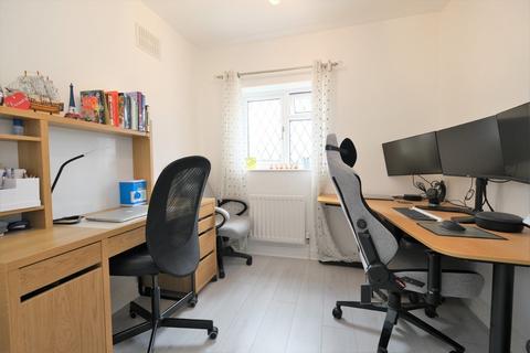 87 Windsor Drive, Orpington, BR6 6HE