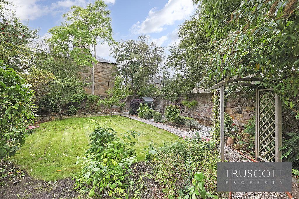 Private South West Facing Garden