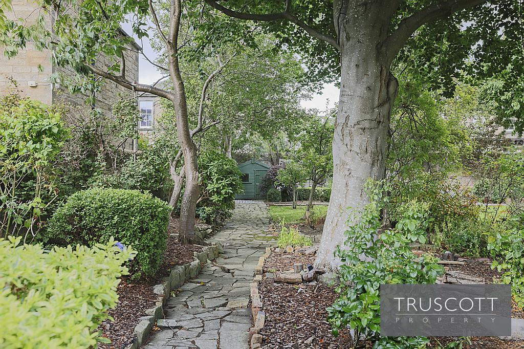 Private South West Facing Garden