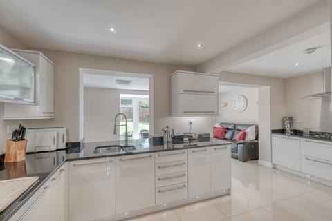 7 Adelaide Close, Kempsey, Worcester, WR5 3SB
