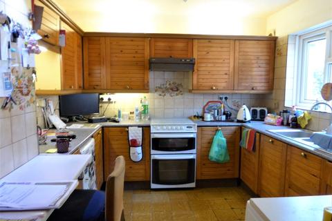 61 Underwood, New Addington, Croydon, CR0 9EH