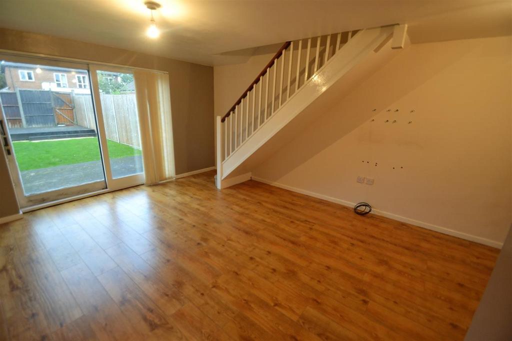 Ashdale Close, Stanwell 3 bed terraced house £1,475 pcm (£340 pw)