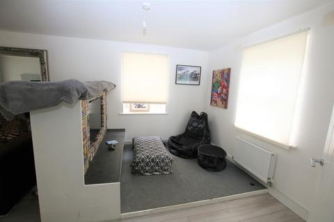 14 Algar Close, Dunmow, CM6 4AF