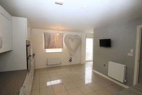 14 Algar Close, Dunmow, CM6 4AF
