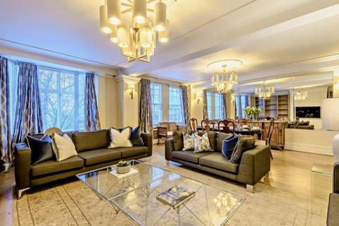 4 bedroom flat to rent, Strathmore Court, St. Johns Wood NW8