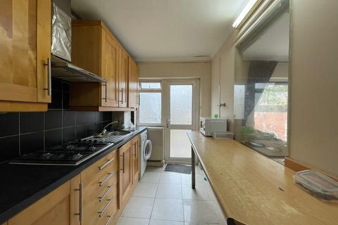 15 Rugby Avenue, Wembley, HA0 3DF
