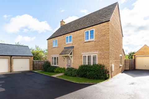 4 bedroom detached house to rent, Heron Close, Bourton-on-the-Water, Cheltenham