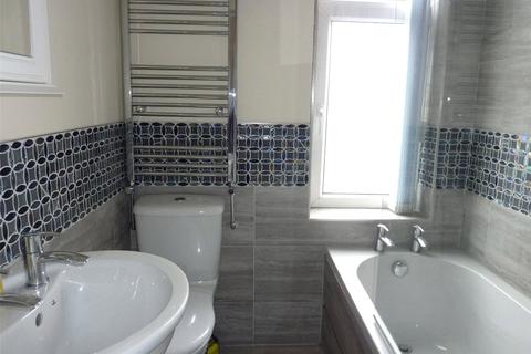 3 Crosshills Mount, Greetland, Halifax, HX4 8HS
