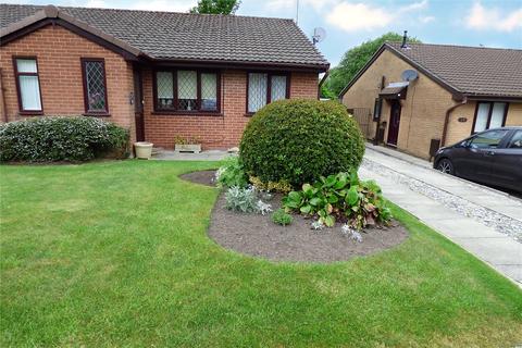 36 Duchess Park Close, Shaw, Oldham, OL2 7YN