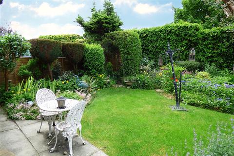 36 Duchess Park Close, Shaw, Oldham, OL2 7YN