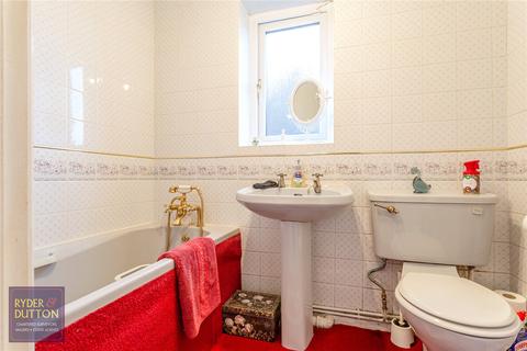 36 Duchess Park Close, Shaw, Oldham, OL2 7YN