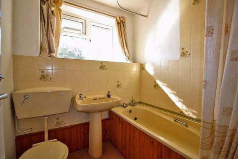 31 Bembridge Close, Willenhall, WV12 5YX