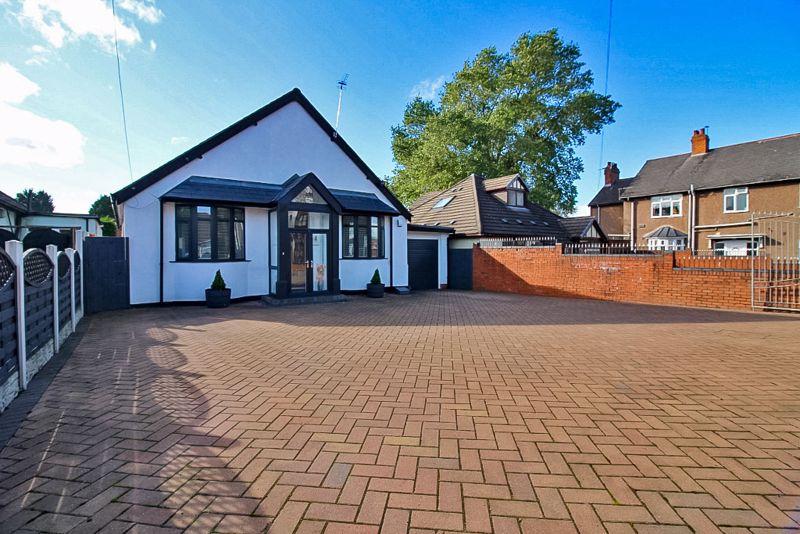 Stafford Road, Wolverhampton 4 bed detached house £425,000