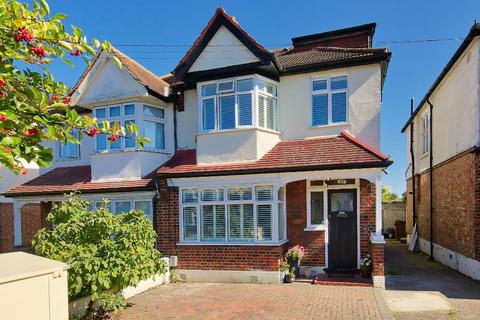 4 bedroom semi-detached house to rent, Arundel Avenue, Morden, SM4 4DR