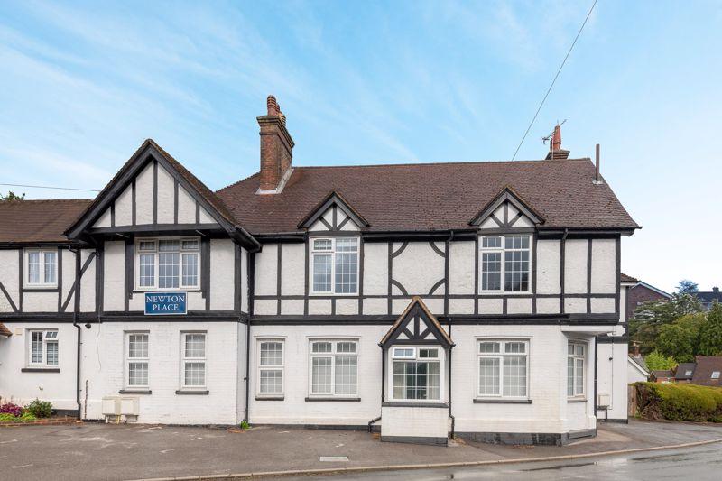 Walshes Road, Crowborough 2 bed flat £240,000