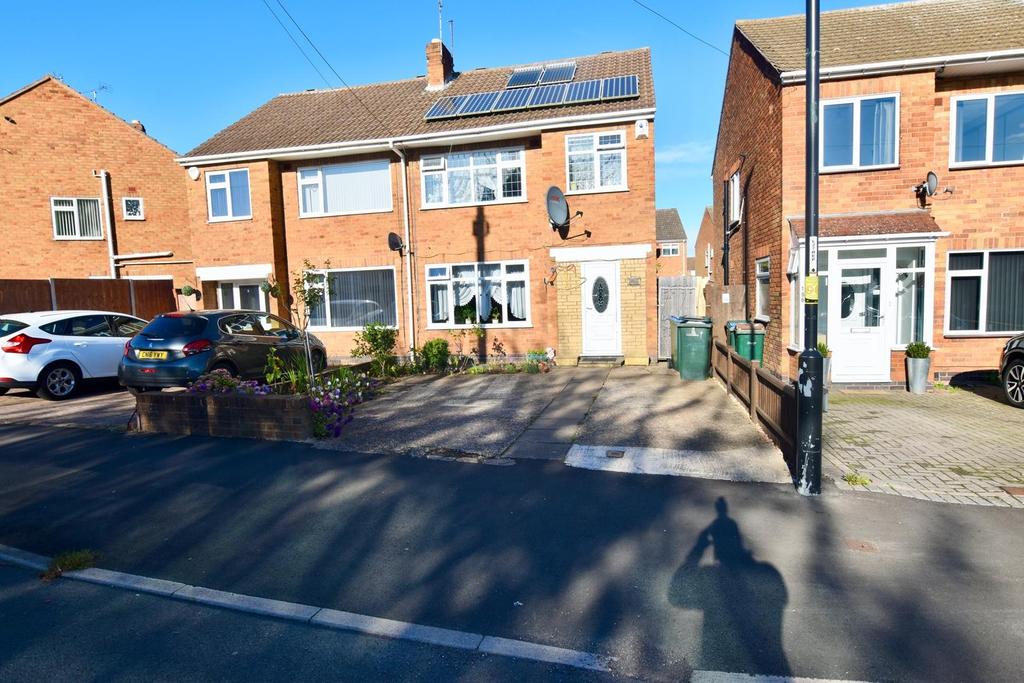 Winsford Avenue, Allesley Park, Coventry 3 bed semidetached house £