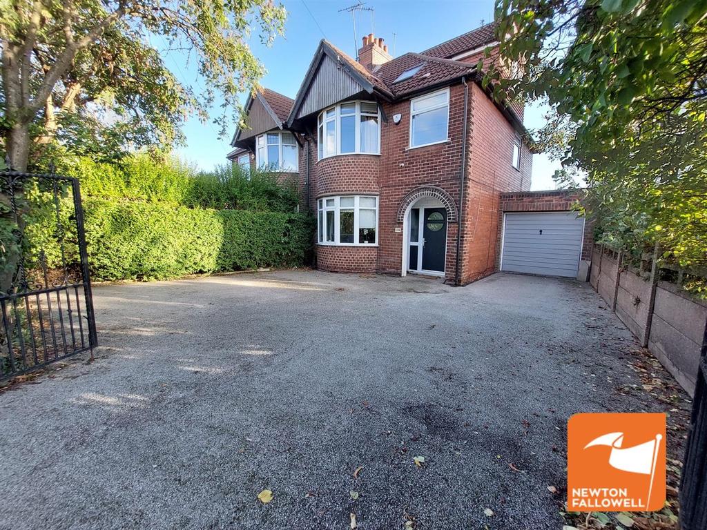 Sutton Road, Mansfield 5 bed semidetached house £235,000